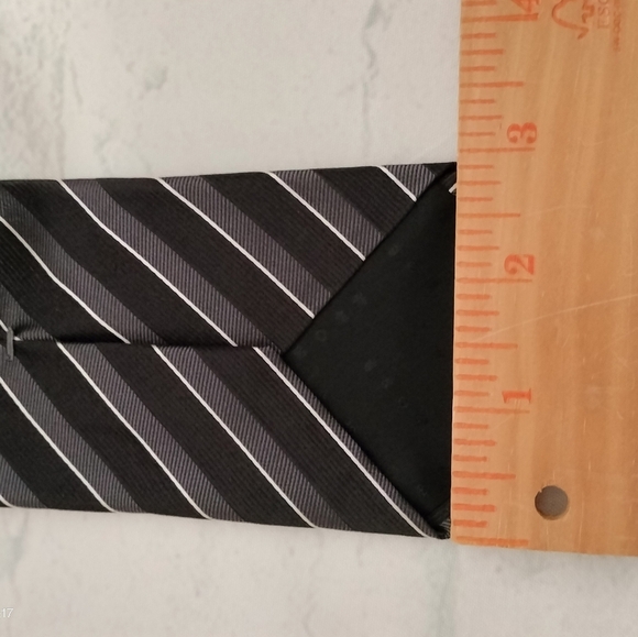 BOSS Hugo Boss Silk Necktie Gray Black Striped Tie Made in Italy Textured Formal - Picture 10 of 11